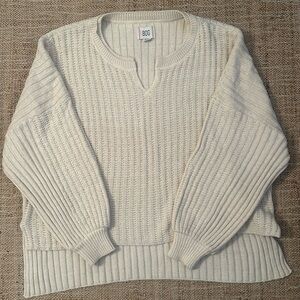 BDG urban outfitters cream textured pull over top / crewneck sweater Sz small